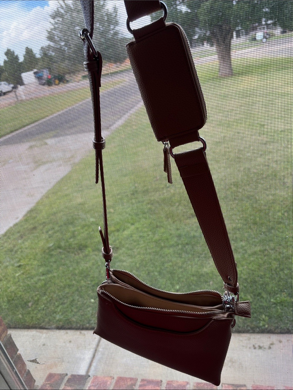 Antik Kraft Brown Leather Crossbody Bag with Detachable Strap Pad